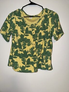 kate quinn Yellow Short-Sleeve Button Front Top with Green Floral Print